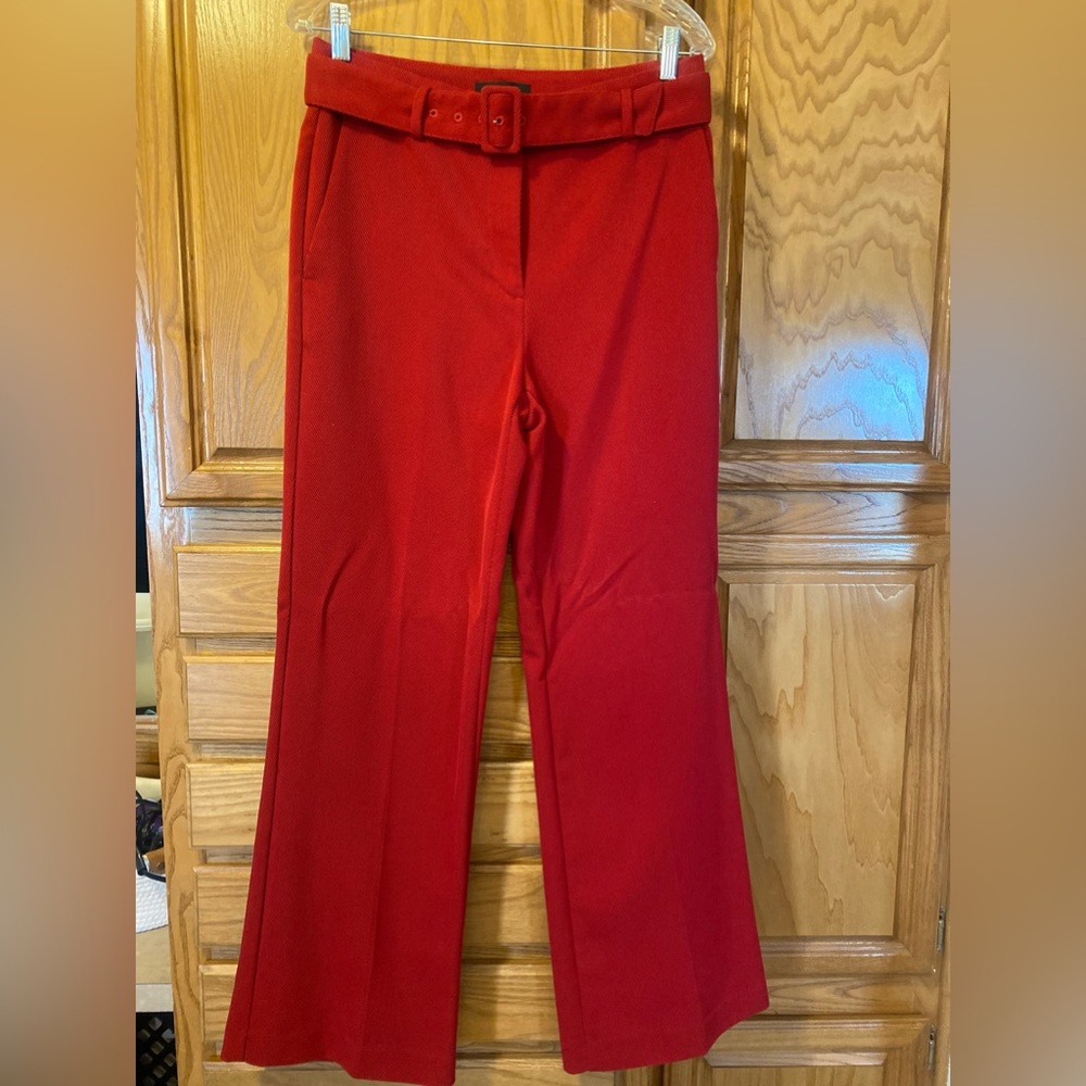 Ann Taylor size 6 textured, belted wide leg dress pants.